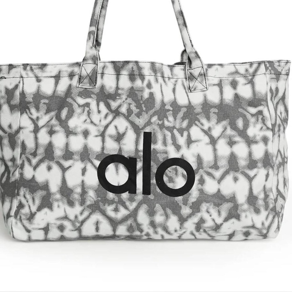 ALO Yoga Monochrome Women's Tote Bag